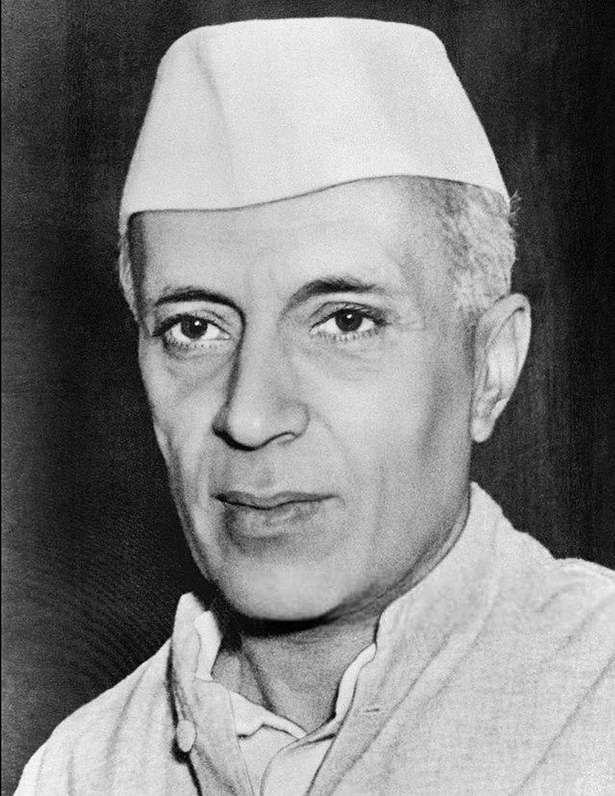 पंडित जवाहरलाल नेहरू ने आजाद भारत के प्रथम प्रधानमंत्री के रूप में ख्याति अर्जित की है। (Wikimedia Commons)
