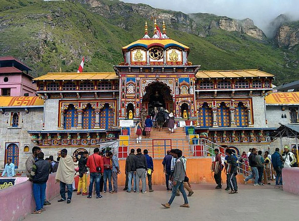 विश्वप्रसिद्ध “बदरीनाथ धाम” के कपाट खुले|