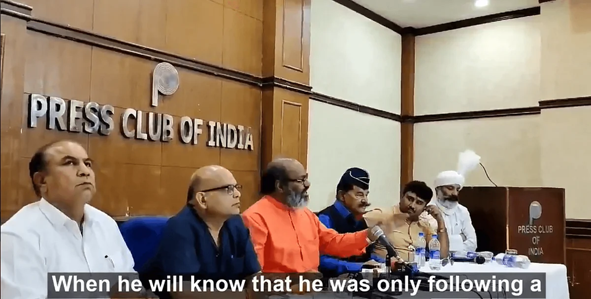 यति नरसिंहानंद सरस्वती, भगवा वस्त्र में।(स्क्रीनशॉट)