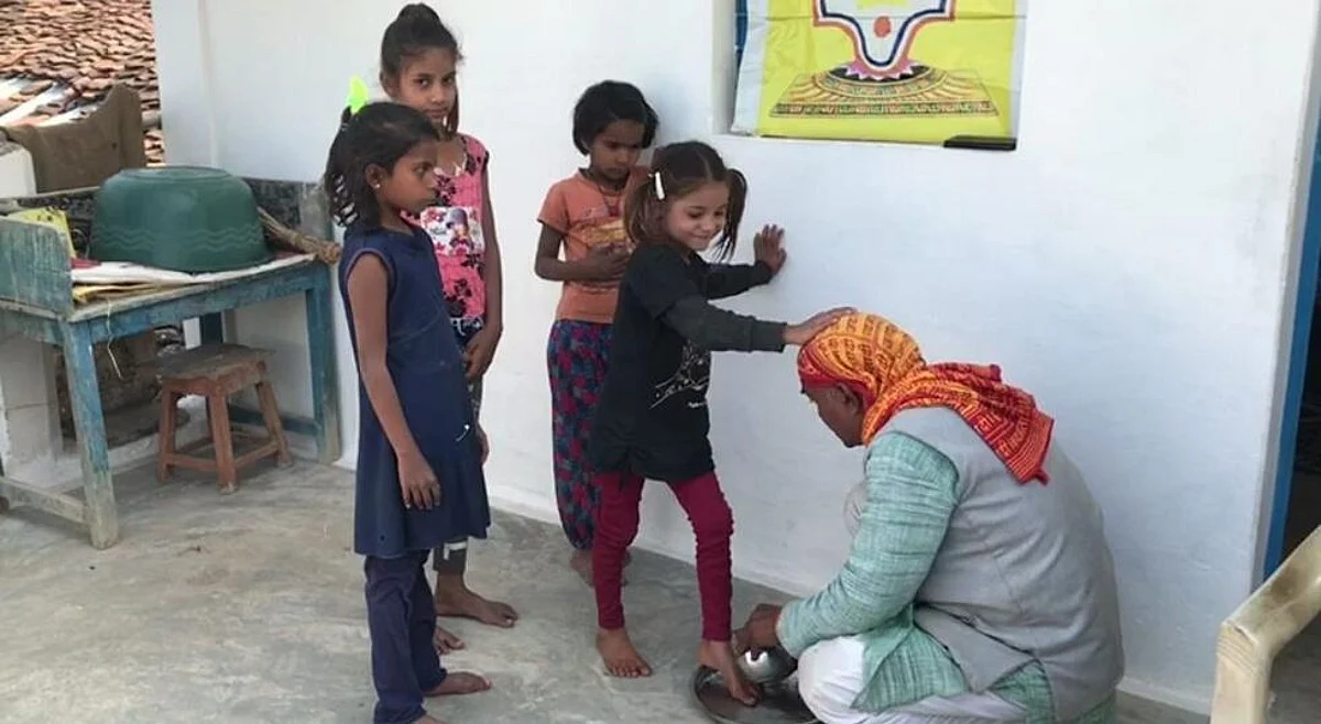 कटनी में एक शिक्षक स्कूल में बेटियों की प्रतिदिन करते हैं पूजन