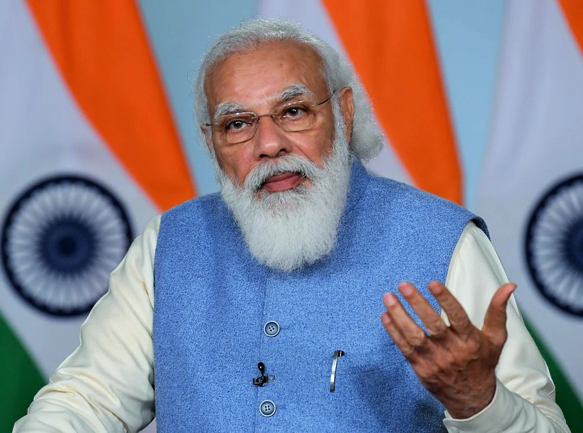 भारतीय महिलाओं को किसने उल्टे पल्लू की साड़ी पहनना सिखाया?