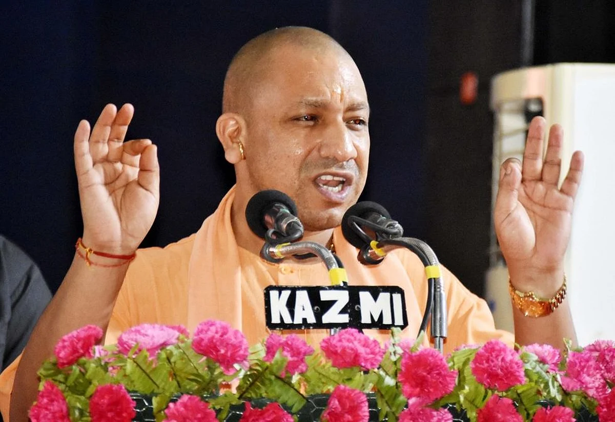 विपक्ष के लिए राजनीति दुकानदारी है : योगी आदित्यनाथ