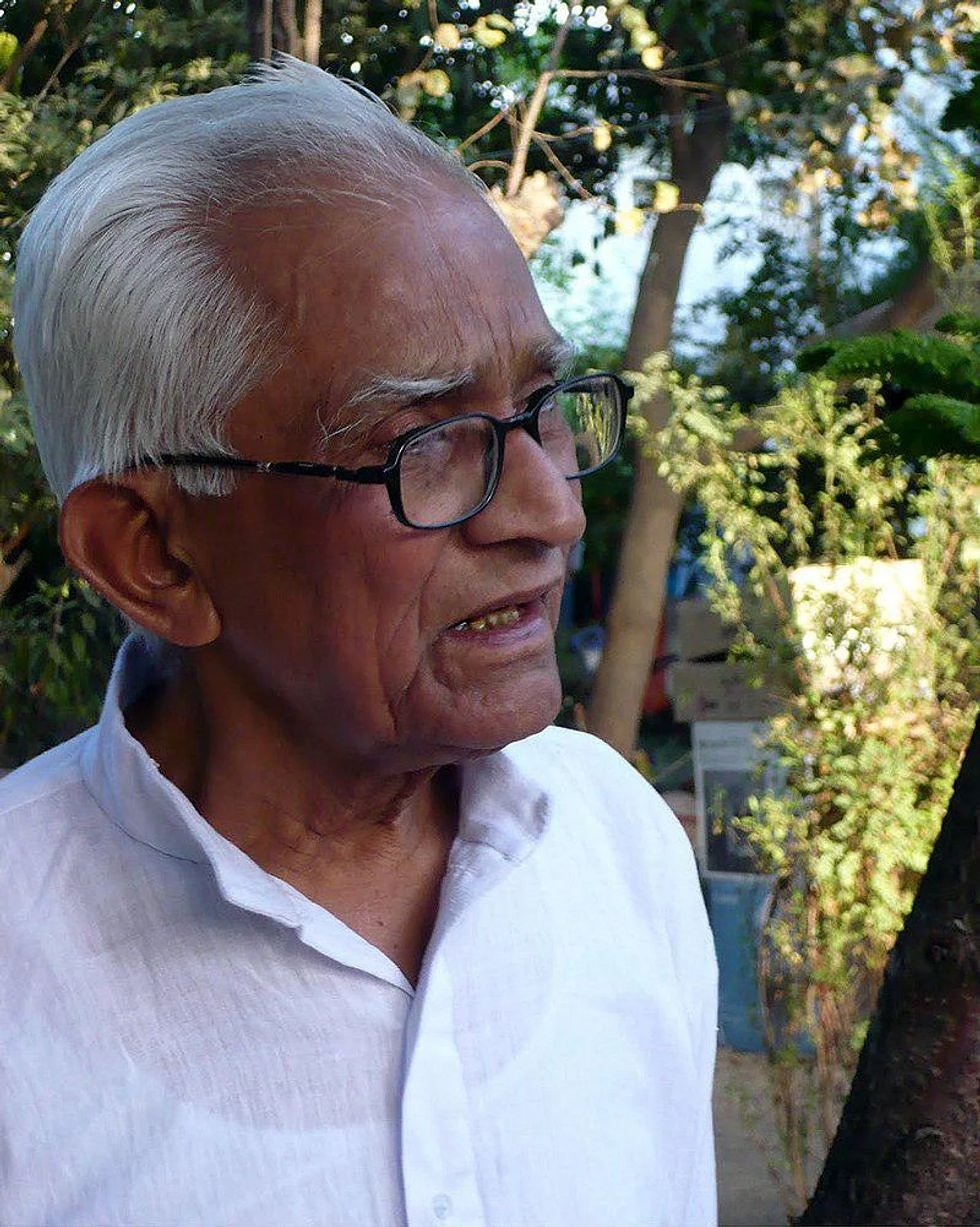 पग चलते रहे और कारवां बनता गया