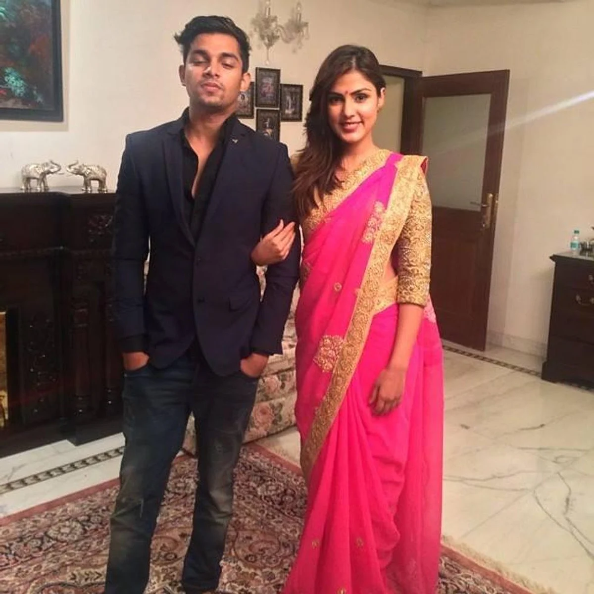 रिया चक्रवर्ती और उनके भाई शोविक चक्रवर्ती(Rhea Chakraborty, Facebook)