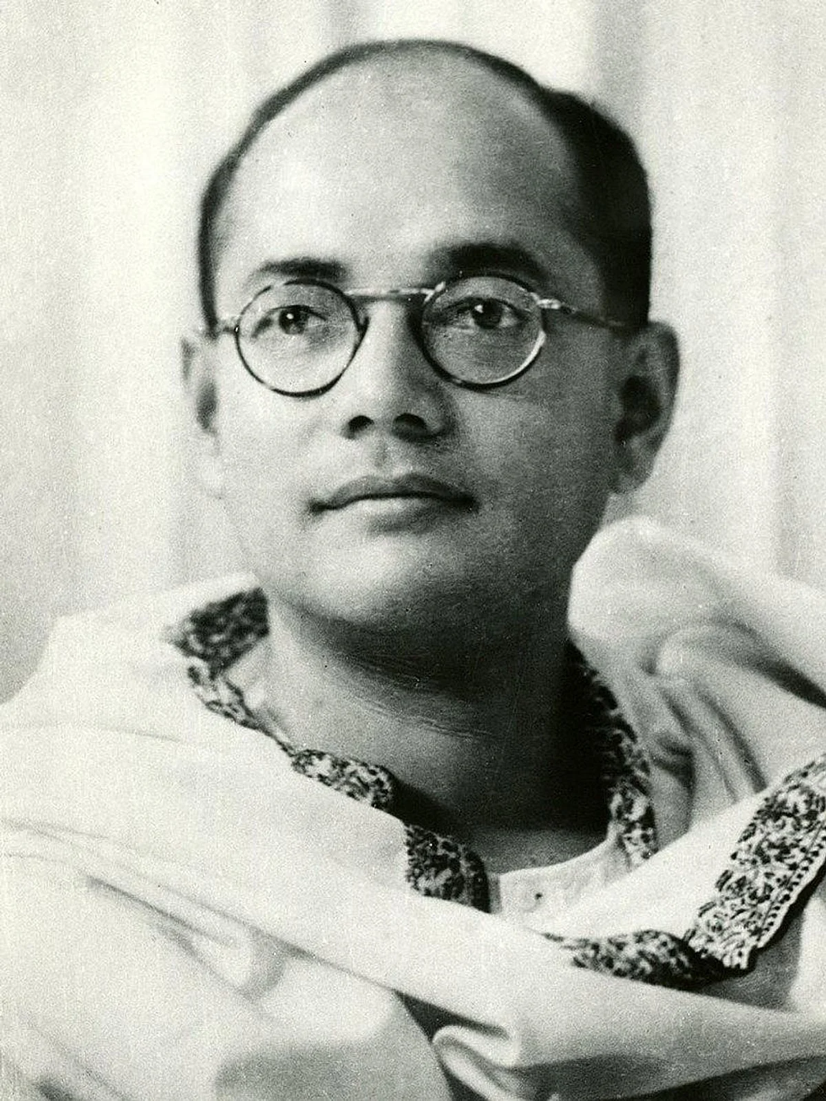 नेताजी की अस्थियां देश में लाने में बाधा बनी राजनीतिक इच्छाशक्ति की कमी