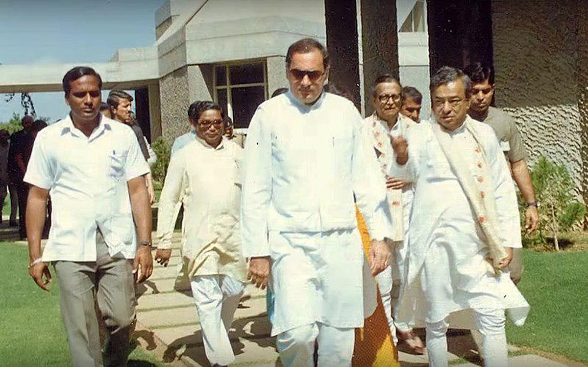 राम मंदिर निर्माण का श्रेय लेने पहुंची कांग्रेस पार्टी ने राजीव गांधी को बताया ‘हिन्दू शेर’