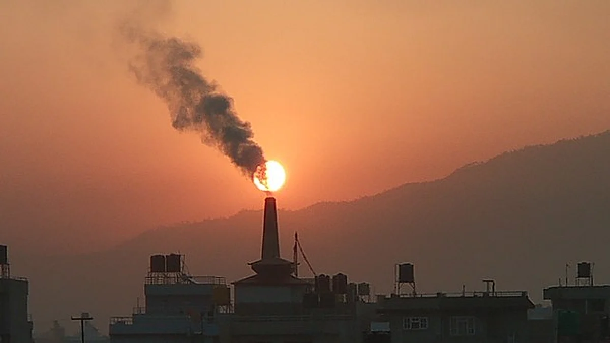 Air pollution by brick factories(Wikimedia Commons)