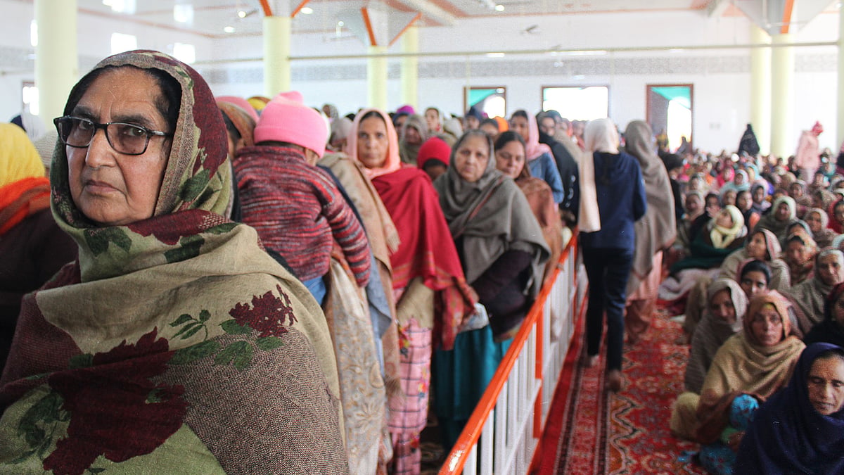 'It wasn't a suicide but a sacrifice': At Haryana gurudwara, hundreds mourn Baba Ram Singh - Vimarsana News