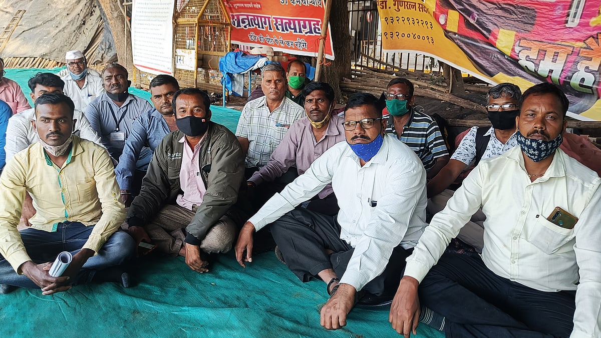 Behind MSRTC strike: Suicides, terminations, court battles and low salaries - Vimarsana News