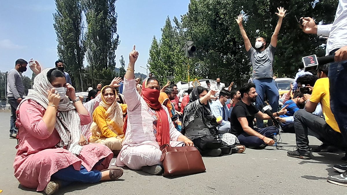 Why Pandits who returned to Kashmir are seeking to leave. Again - Vimarsana News
