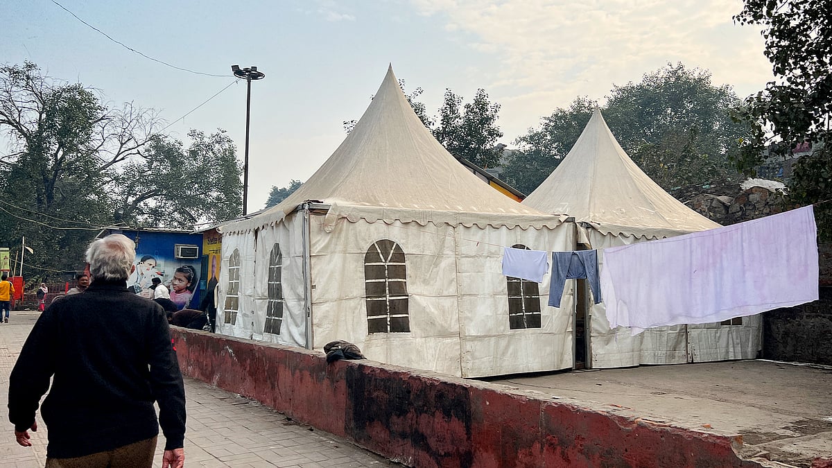 While homeless battle cold, most NGOs running Delhi's night shelters snowed under funds crisis - Vimarsana News