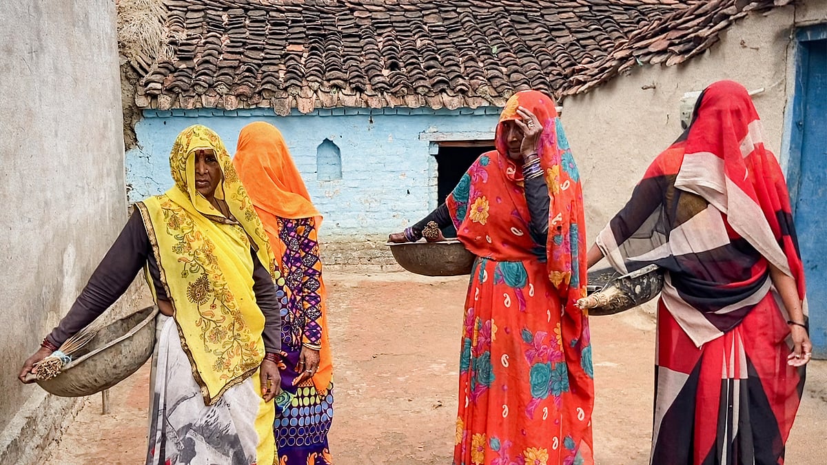 Pending applications, stigma: Central scheme to help manual scavengers find other jobs stuck in quagmire in UP - Vimarsana News