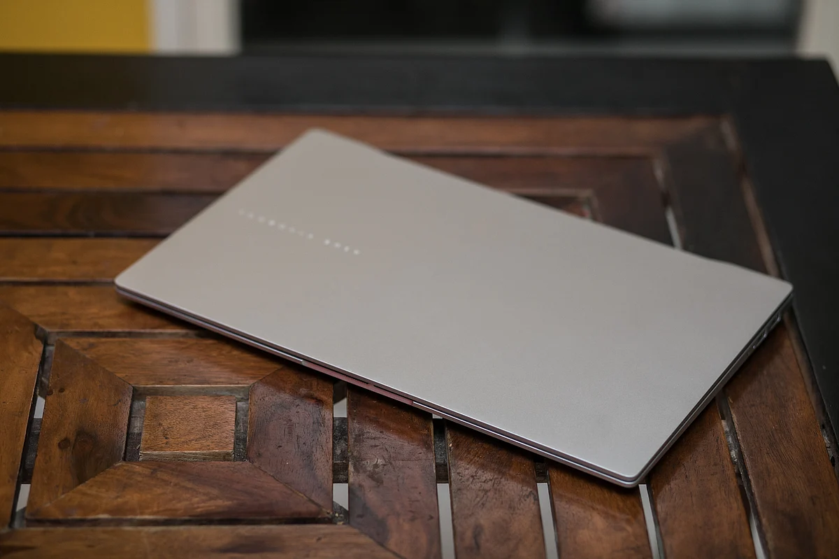 The Asus Vivobook 15 Copilot+ is very well-built.