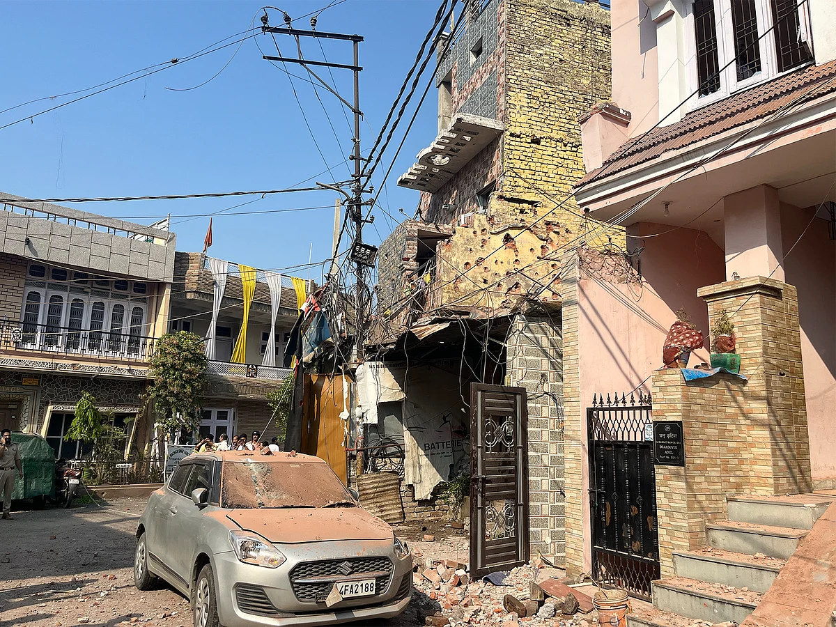 The house in which Uday and Rudraksh live. 