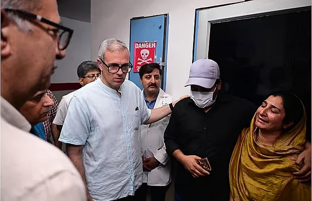Chief Minister Omar Abdullah visits the twin's relatives