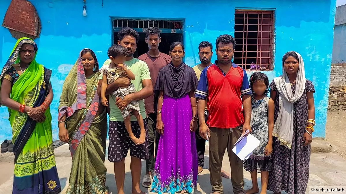 Seven of the adult bonded labourers from Bilaspur who were rescued from a brick kiln in Uttar Pradesh’s Kushinagar. 