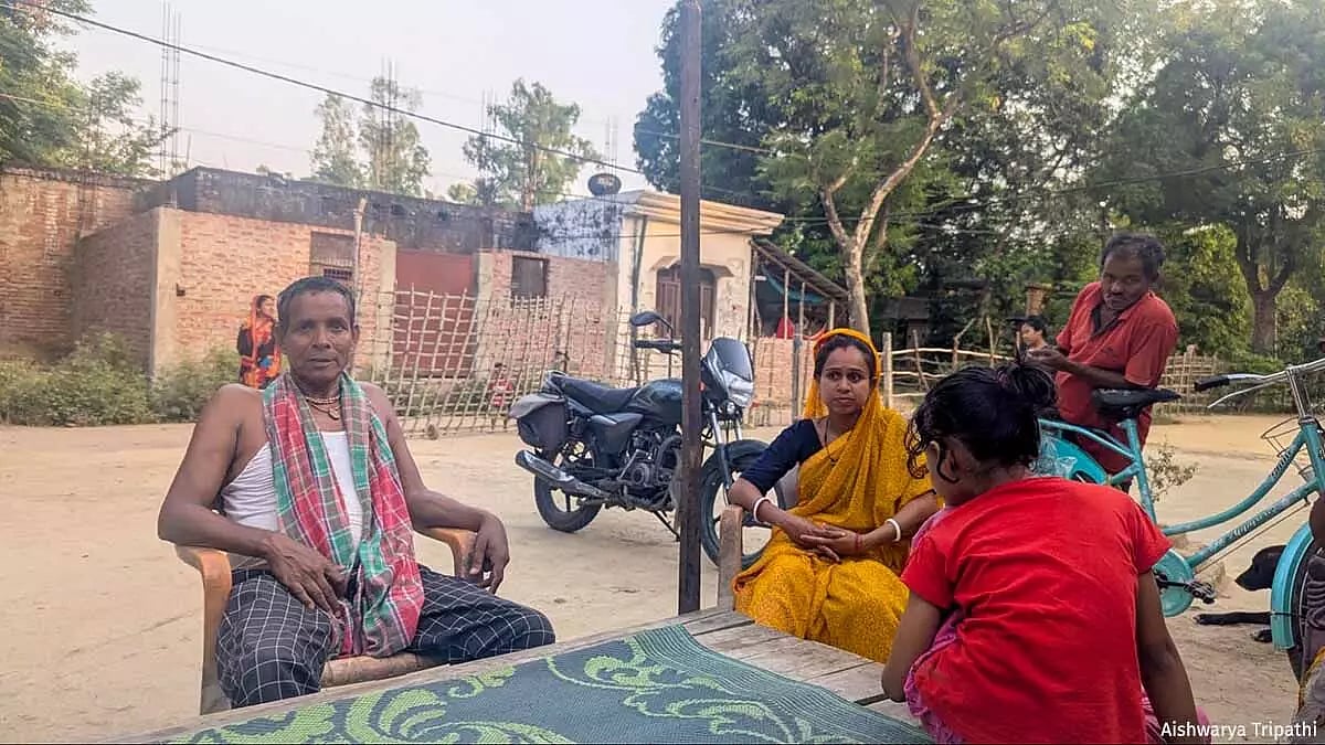 “We have the documents; this land was allotted to us. Where exactly is your pond's area in this?,” asks Shatranjan Badhai, a resident of Talab Baghel panchayat.
