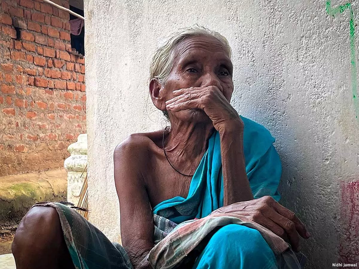 80-year-old Para Malik was part of the anti-mining movement of the 1980s that forced BALCO to abandon bauxite mining in Gandhamardhan Hills. She went to jail along with other women.