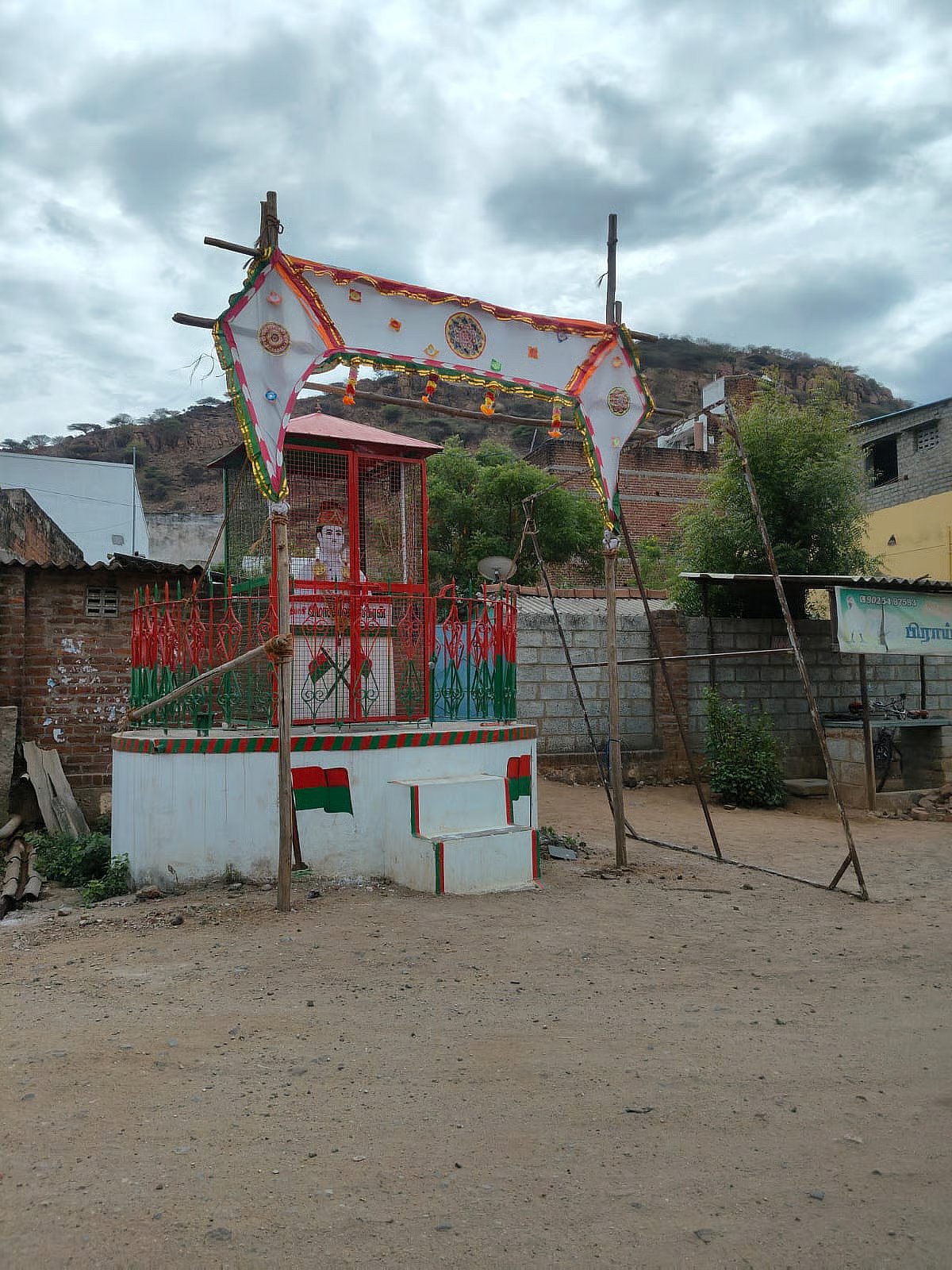 Dalits are not part of the fraternities and localities of the Savarnas. The statue of Emmanuel Sekharan marks the area where Dalits live in Malayadipatti.