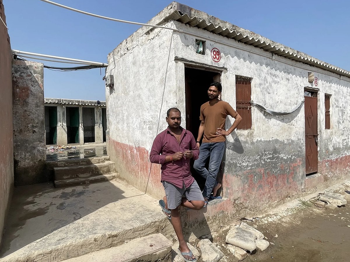 Migrant workers from Bihar said they had worked since their adolescence at multiple refinery sites like the one in Panipat. (Anumeha Yadav/The Migration Story)
