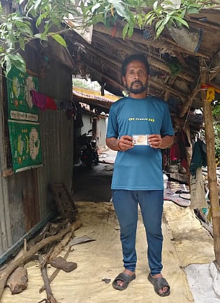 Migrant worker Prabhat Roy, who works in Salem, Tamil Nadu, has lost 1.5 months’ wages while navigating the SIR process as he couldn’t return to work. (Image courtesy Kainat Sarfaraz)
