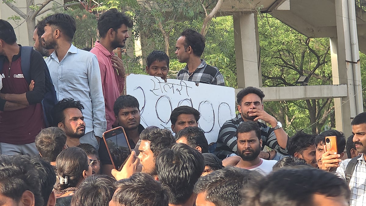 कर्मचारियों की मुख्य मांग 20 हजार न्यूनतम वेतन है. 