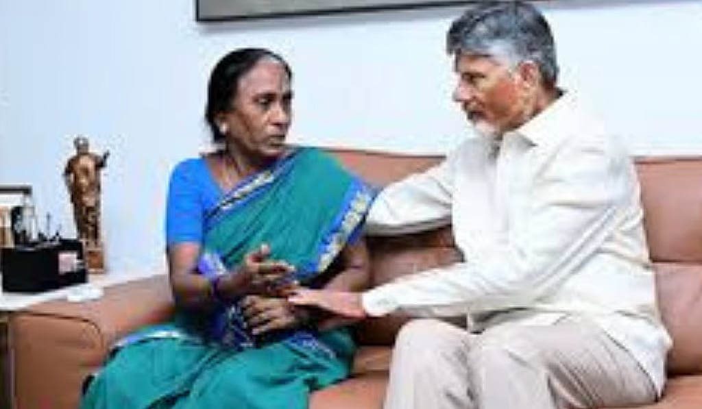 Gade Vijayalakshmi, Sai Krishna's mother with Andhra Chief Minister Chandrababu Naidu