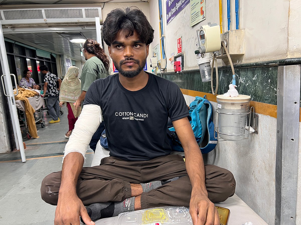अमित चंदौली से प्रदर्शन में शामिल होने आए थे. 