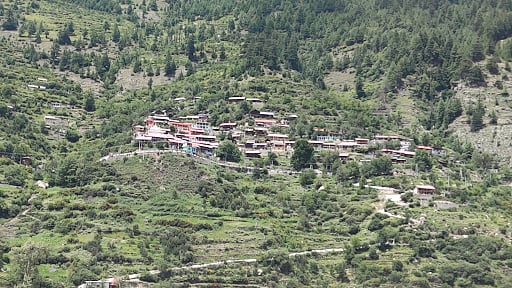 Several villages in the Himalayan region are in high landslide and subsidence zones and are not fit for habitation. (Image courtesy Hridayesh Joshi)