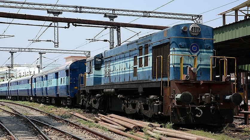 ரூ.100 லஞ்சம் வாங்கிய ரயில்வே அதிகாரி: 32 ஆண்டுக்கு பின் வழங்கப்பட்ட தண்டனை- என்ன நடந்தது?