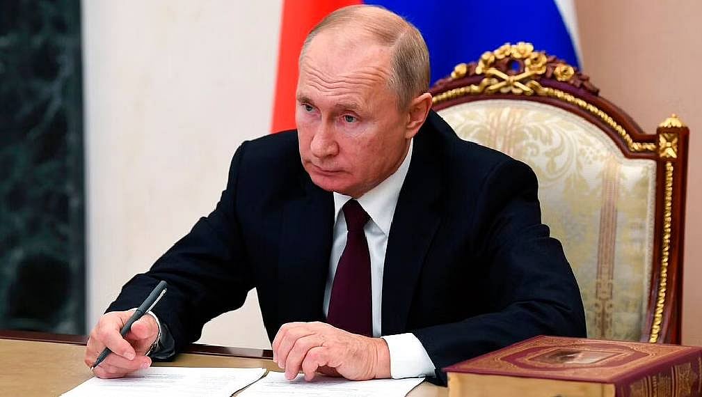 புதின்: அதிபரை மாற்ற ரஷ்ய ராணுவம் திட்டம்? - சமீபத்திய தகவல்கள் சொல்வதென்ன?