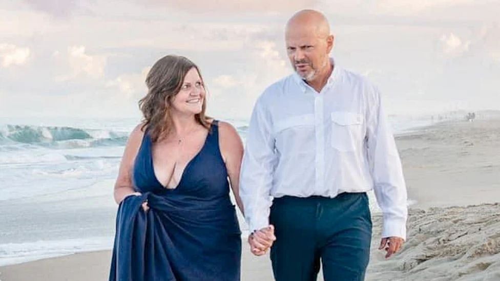 கோமாவால் restart ஆன காதல் கதை; மனைவிக்கு Propose செய்த 58 வயது நபர்