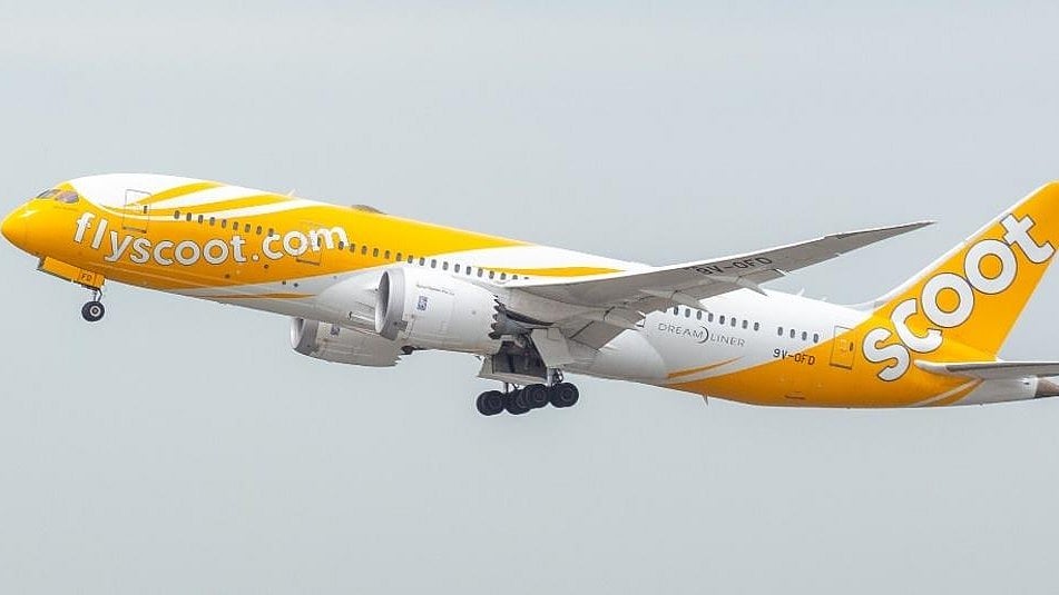 சீட் பெல்ட் அணியாத பயணிகள் : விமானத்தை தரையிறங்க மறுத்த விமானி - என்ன நடந்தது?