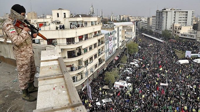 ஈரான் : ஹிஜாபுக்கு எதிராக போராடும் 15,000 பேருக்கு மரண தண்டனையா?- உண்மை என்ன? | Fact Check