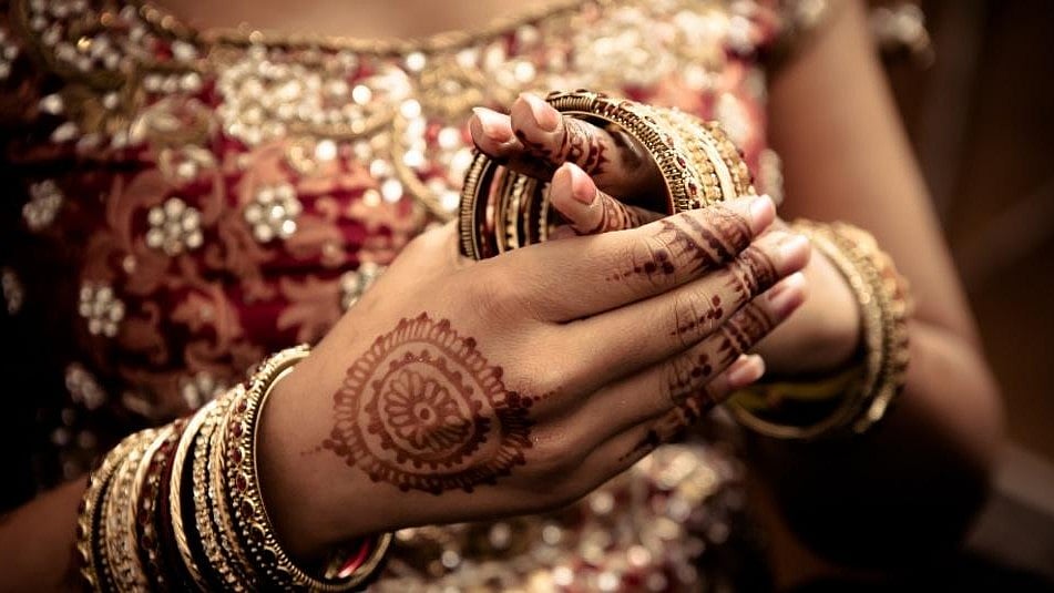 விலை குறைந்த Lehenga எடுத்து கொடுத்த மாப்பிள்ளை வீட்டார் - திருமணத்தை நிறுத்திய மணப்பெண்!