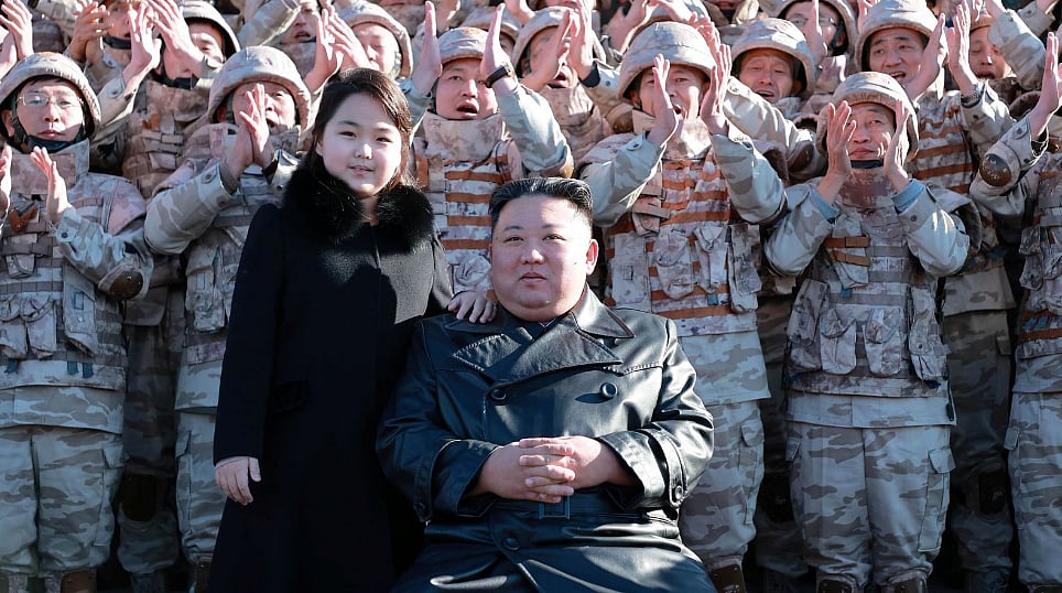 North Korea : 2வது முறையாக பொதுவெளியில் அதிபரின் மகள் - இவரது பெயர் தெரியுமா?