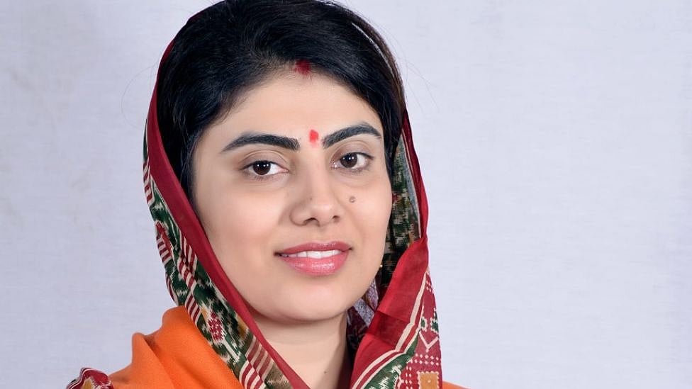 குஜராத்: ஜடேஜாவின் மனைவி ரிவபா பாஜக சார்பில் வெற்றி - வாக்கு வித்தியாசம் எவ்வளவு தெரியுமா?