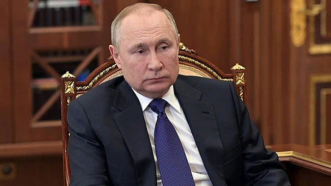 2022ன் இழிவான நபர்: ரஷ்ய அதிபர் புதினுக்கு ஆணுறுப்பு சிலை வைத்த மக்கள் - எங்கே?