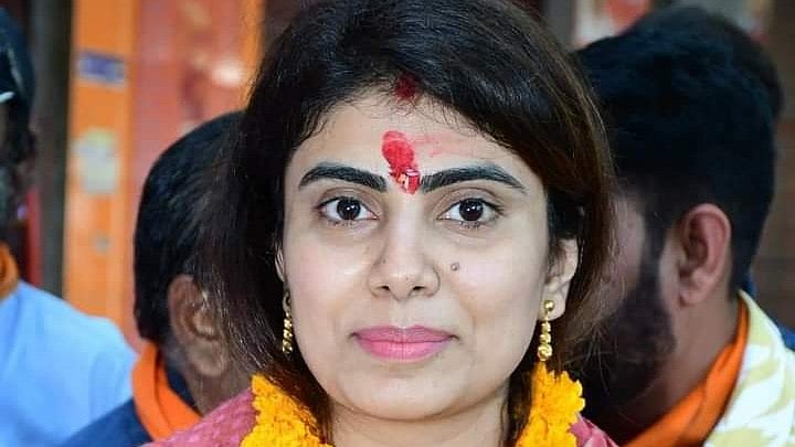 Gujarat : ஜாம்நகரில் வெற்றிக் கொடி நாட்டிய ரிவாபா ஜடேஜா - யார் இவர்?