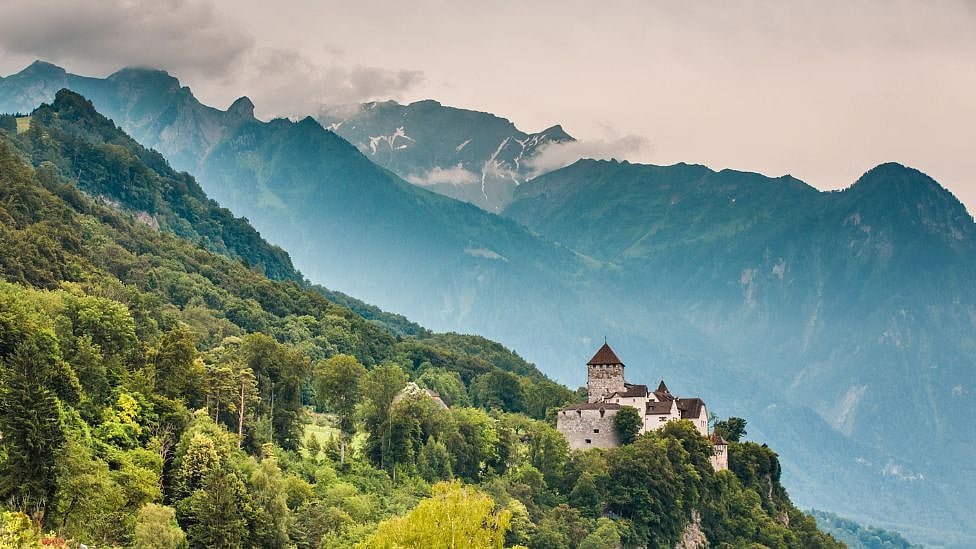 Railway வசதியே இல்லாத 5 நாடுகள் - ஆச்சரிய வரலாறு தெரியுமா?