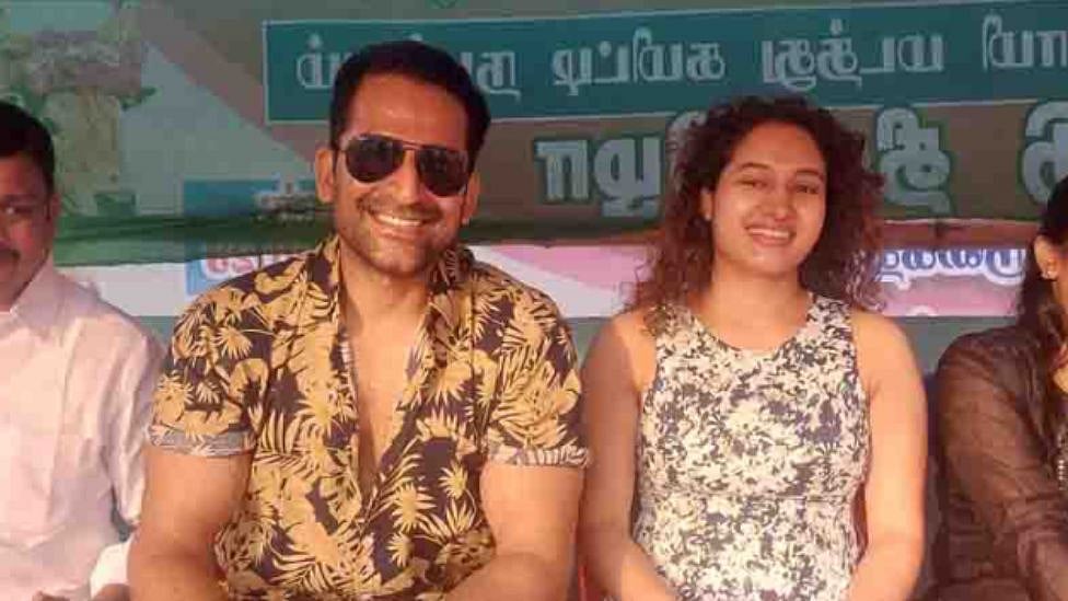 ஜல்லிக்கட்டு Day 2: தொடங்கியது பாலமேட்டில் ஜல்லிக்கட்டு!