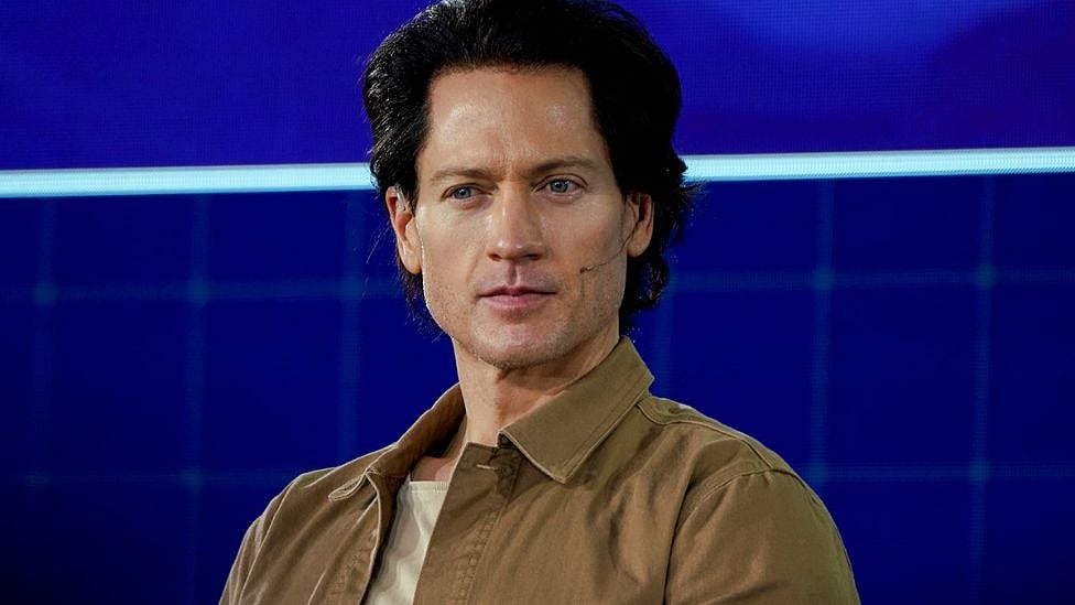 ”18 வயது இளைஞர் போல தோற்றமளிக்க வேண்டும்” : 16 கோடி செலவழித்த 45 வயதான நபர் - எங்கே?