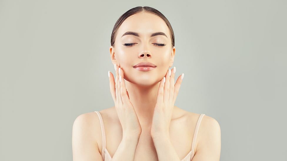 Health: சருமம் பளபளப்பாக இருக்க வேதிப் பொருட்கள் தான்  வழியா? - இயற்கை மாற்றுகள் இதோ!