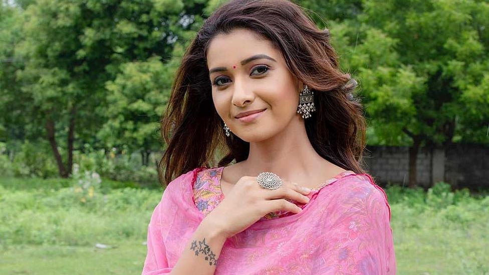 பிரியா பவானி சங்கர்: ”சொம்பு கொடுத்தா தான்...” நான் அப்படி சொல்லவே இல்லை - நடிகை விளக்கம்