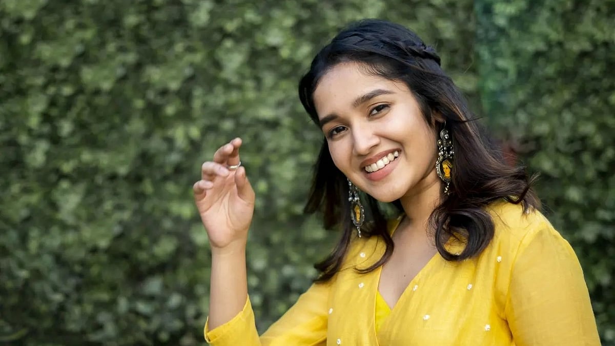 Anikha Surendran: ”மலர்வனம் மூடுதே மதுரமும் ஊருதே”- அனிகா சுரேந்திரனின் லேட்டஸ்ட் க்ளிக்ஸ்