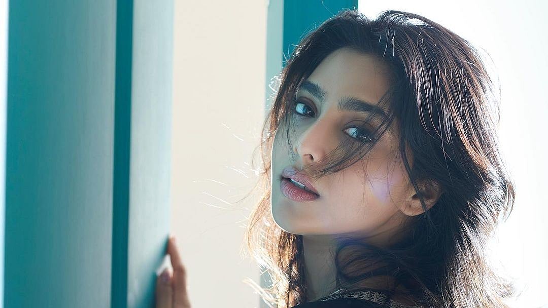 Aishwarya Lekshmi : கருப்பு குர்தாவில் மயக்கும் பூங்குழலி - வைரல் புகைப்படங்கள்!