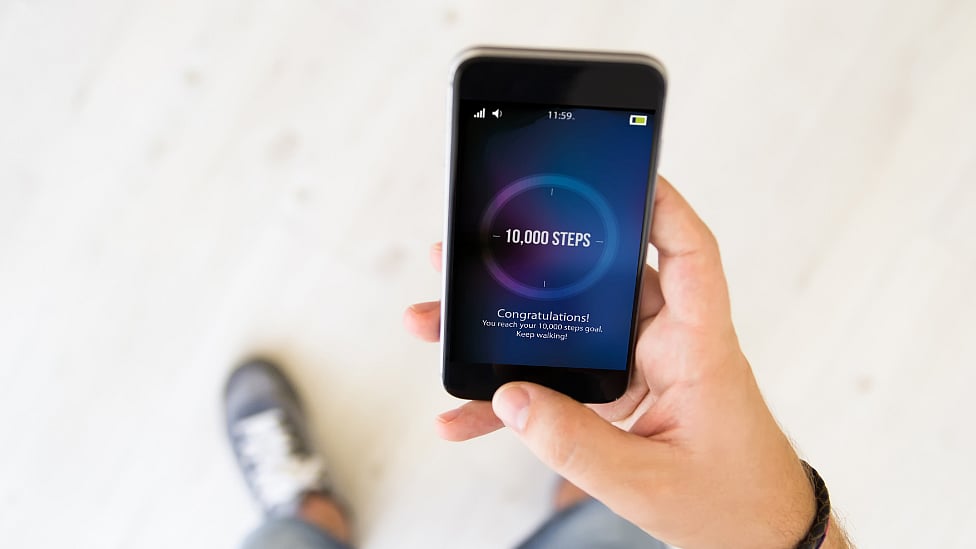 தினமும் 10,000 அடிகள் நடப்பதால் எந்த பயனும் இல்லை - ஆய்வுகள் சொல்வது என்ன?