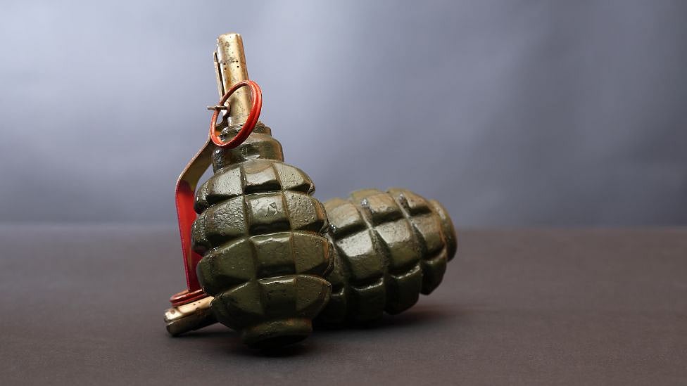 Ukraine: ராணுவ வீரர் மார்பை துளைத்த கிரெனேட் வெடிகுண்டு - லாவகமாக அகற்றிய மருத்துவர்!