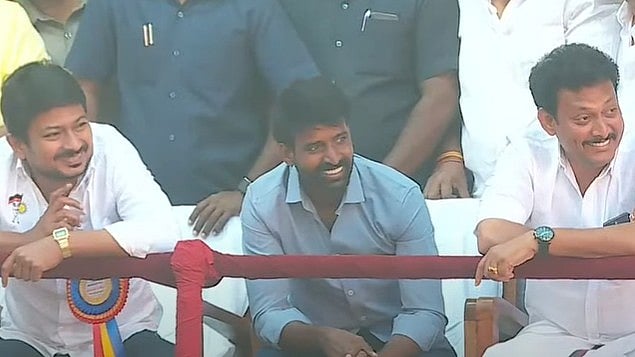 ஜல்லிக்கட்டு Live: தொடங்கியது அலங்காநல்லூர் ஜல்லிக்கட்டு! அமைச்சர் உதயநிதி வருகை