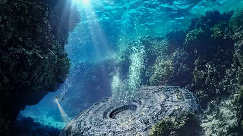 பெருங்கடல் அதிசயங்கள்: கடலுக்கு அடியில் இருக்கும் நகரம் டு ஒளிரும் அலைகள் -  பின்னணி என்ன?